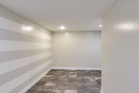 Tiny photo for 1212 N Madison Street, Bloomington, IL 61701 (MLS # 12511173)