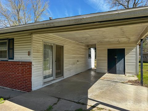 Tiny photo for 402 E Logan Street, Desoto, IL 62924 (MLS # 12624350)