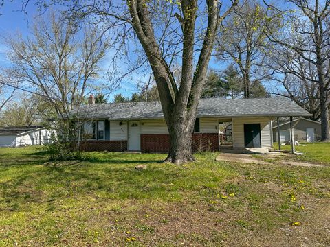 Tiny photo for 402 E Logan Street, Desoto, IL 62924 (MLS # 12624350)