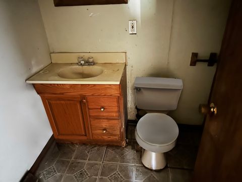 Tiny photo for 402 E Logan Street, Desoto, IL 62924 (MLS # 12624350)