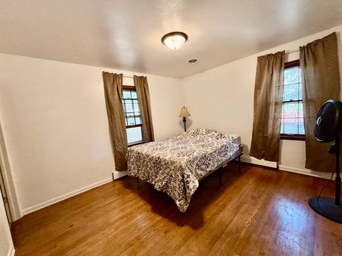 Tiny photo for 911 Kenmore Road, Rockford, IL 61108 (MLS # 12487008)