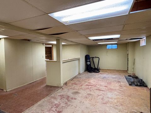 Tiny photo for 911 Kenmore Road, Rockford, IL 61108 (MLS # 12487008)