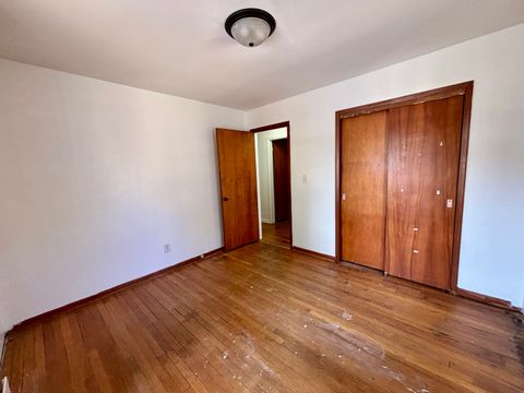 Tiny photo for 911 Kenmore Road, Rockford, IL 61108 (MLS # 12487008)