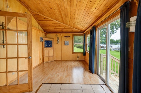 Tiny photo for 1614 River Terrace Drive, McHenry, IL 60051 (MLS # 12737165)