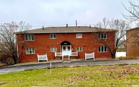 Tiny photo for 3721 35TH Street #4, Moline, IL 61265 (MLS # QC4269648)