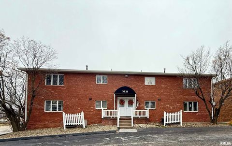 Tiny photo for 3721 35TH Street #4, Moline, IL 61265 (MLS # QC4269648)