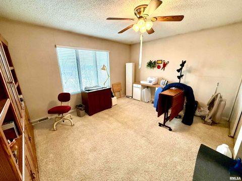 Tiny photo for 3721 35TH Street #4, Moline, IL 61265 (MLS # QC4269648)