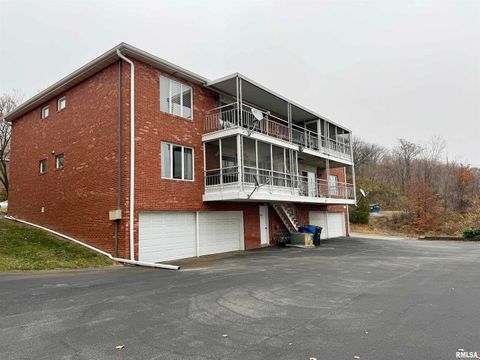 Tiny photo for 3721 35TH Street #4, Moline, IL 61265 (MLS # QC4269648)