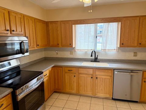 Tiny photo for 3721 35TH Street #4, Moline, IL 61265 (MLS # QC4269648)