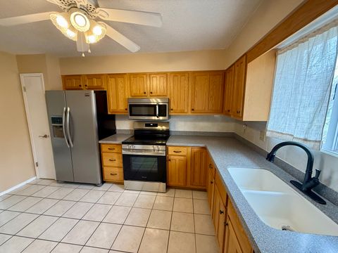 Tiny photo for 3721 35TH Street #4, Moline, IL 61265 (MLS # QC4269648)