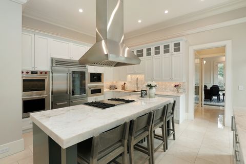 Tiny photo for 977 Sheridan Road, Winnetka, IL 60093 (MLS # 12444526)