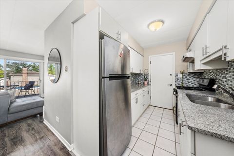 Tiny photo for 11000 Central Avenue #2C, Chicago Ridge, IL 60415 (MLS # 12444808)