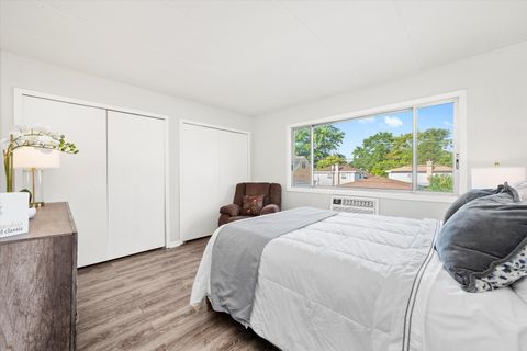 Tiny photo for 11000 Central Avenue #2C, Chicago Ridge, IL 60415 (MLS # 12444808)