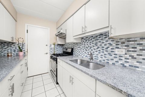 Tiny photo for 11000 Central Avenue #2C, Chicago Ridge, IL 60415 (MLS # 12444808)