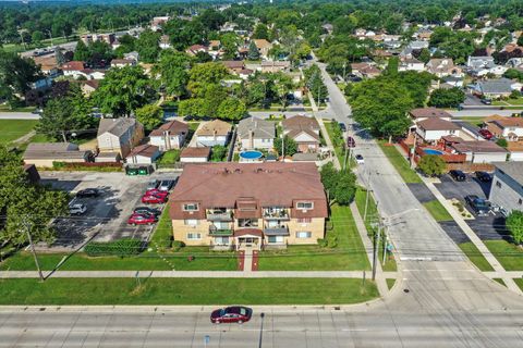 Tiny photo for 11000 Central Avenue #2C, Chicago Ridge, IL 60415 (MLS # 12444808)