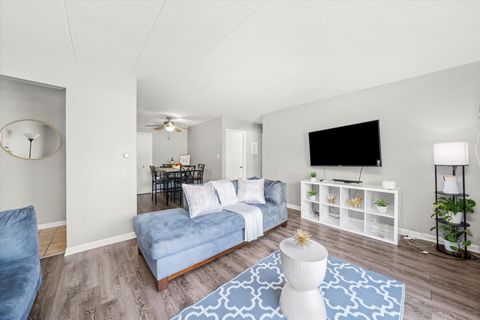 Tiny photo for 11000 Central Avenue #2C, Chicago Ridge, IL 60415 (MLS # 12444808)