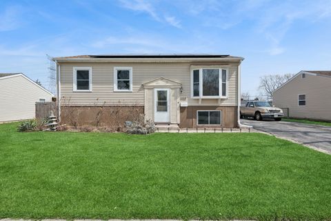 Photo of 209 Nippert Avenue, Romeoville, IL 60446 (MLS # 12611197)
