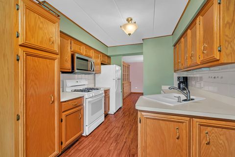 Tiny photo for 5041 139th Place #406, Crestwood, IL 60418 (MLS # 12486223)
