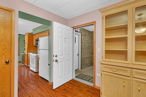 Tiny photo for 5041 139th Place #406, Crestwood, IL 60418 (MLS # 12486223)