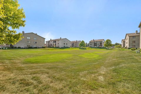 Tiny photo for 5041 139th Place #406, Crestwood, IL 60418 (MLS # 12486223)