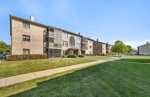 Tiny photo for 5041 139th Place #406, Crestwood, IL 60418 (MLS # 12486223)