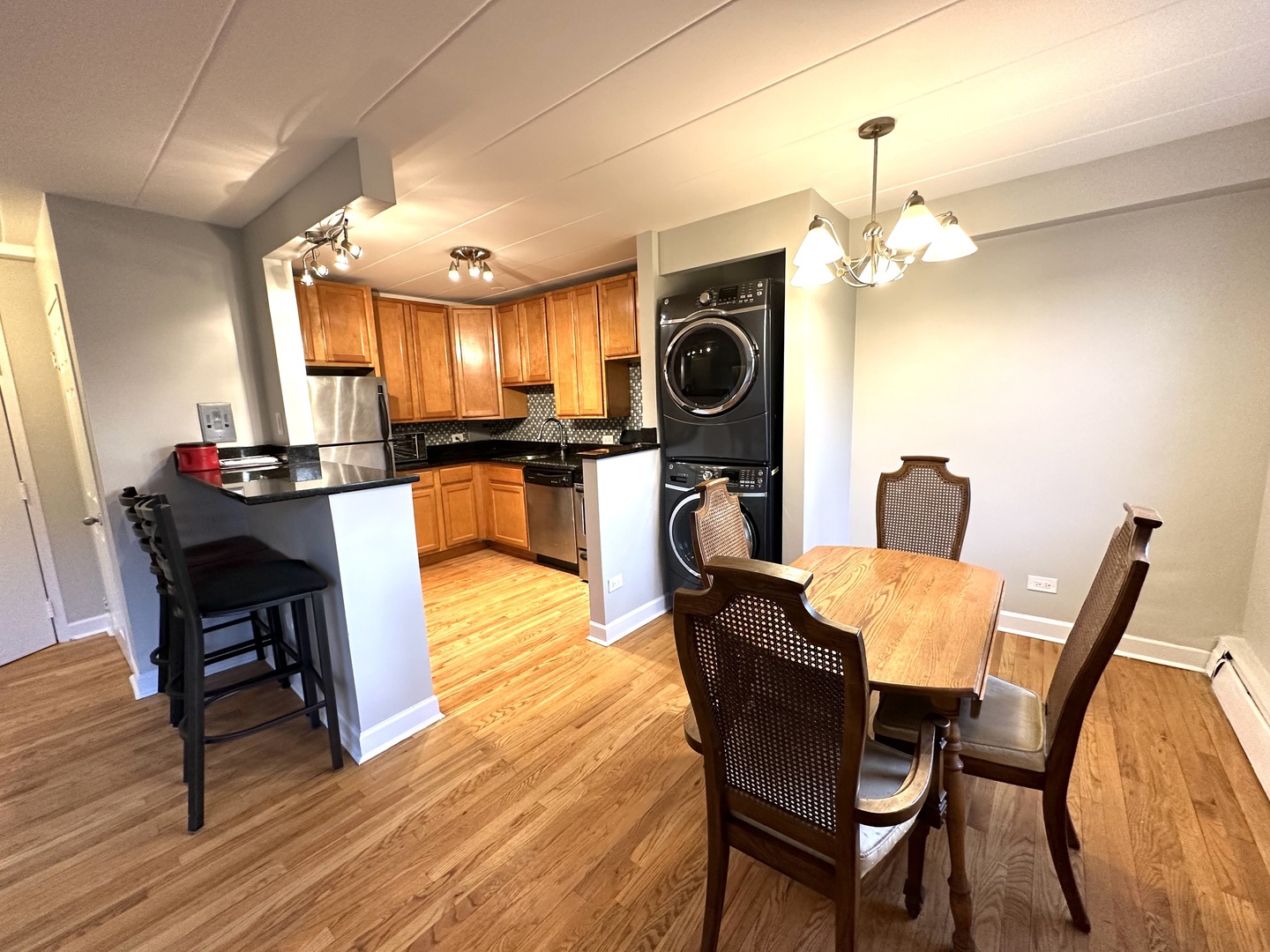 2115 W Farwell Avenue 213
