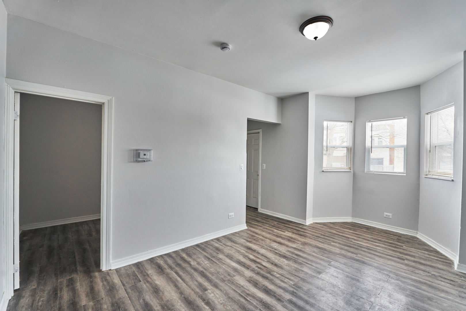 442 N HARDING Avenue