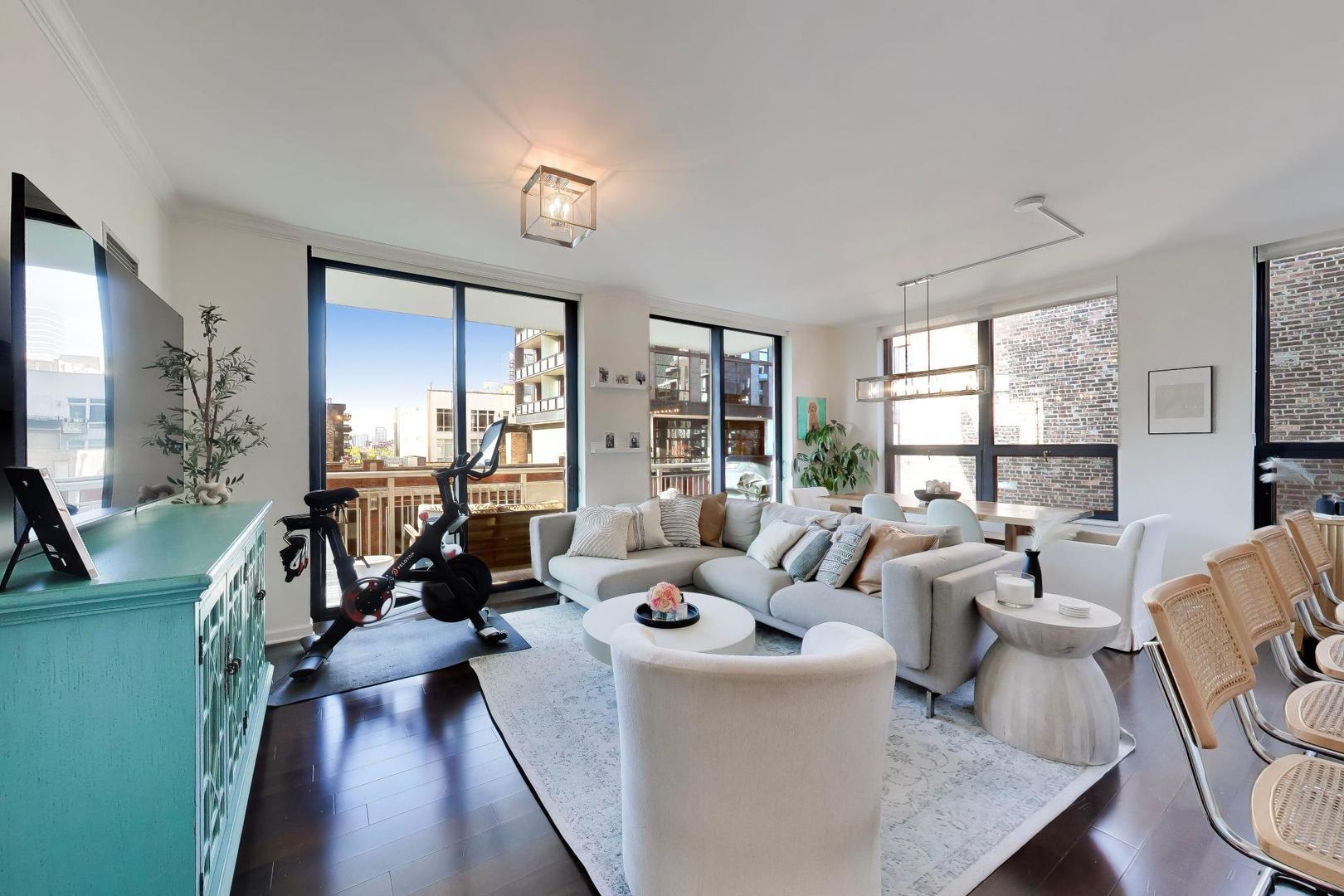 421 W Huron Street 604
