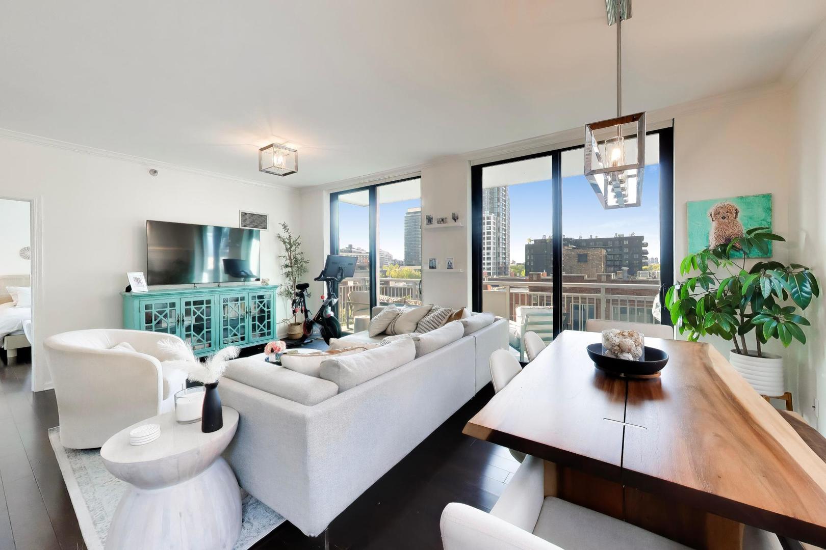 421 W Huron Street 604