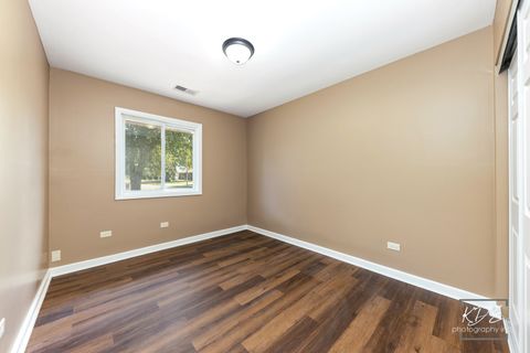 Tiny photo for 113 Cedarwood Avenue, Bolingbrook, IL 60440 (MLS # 12476087)