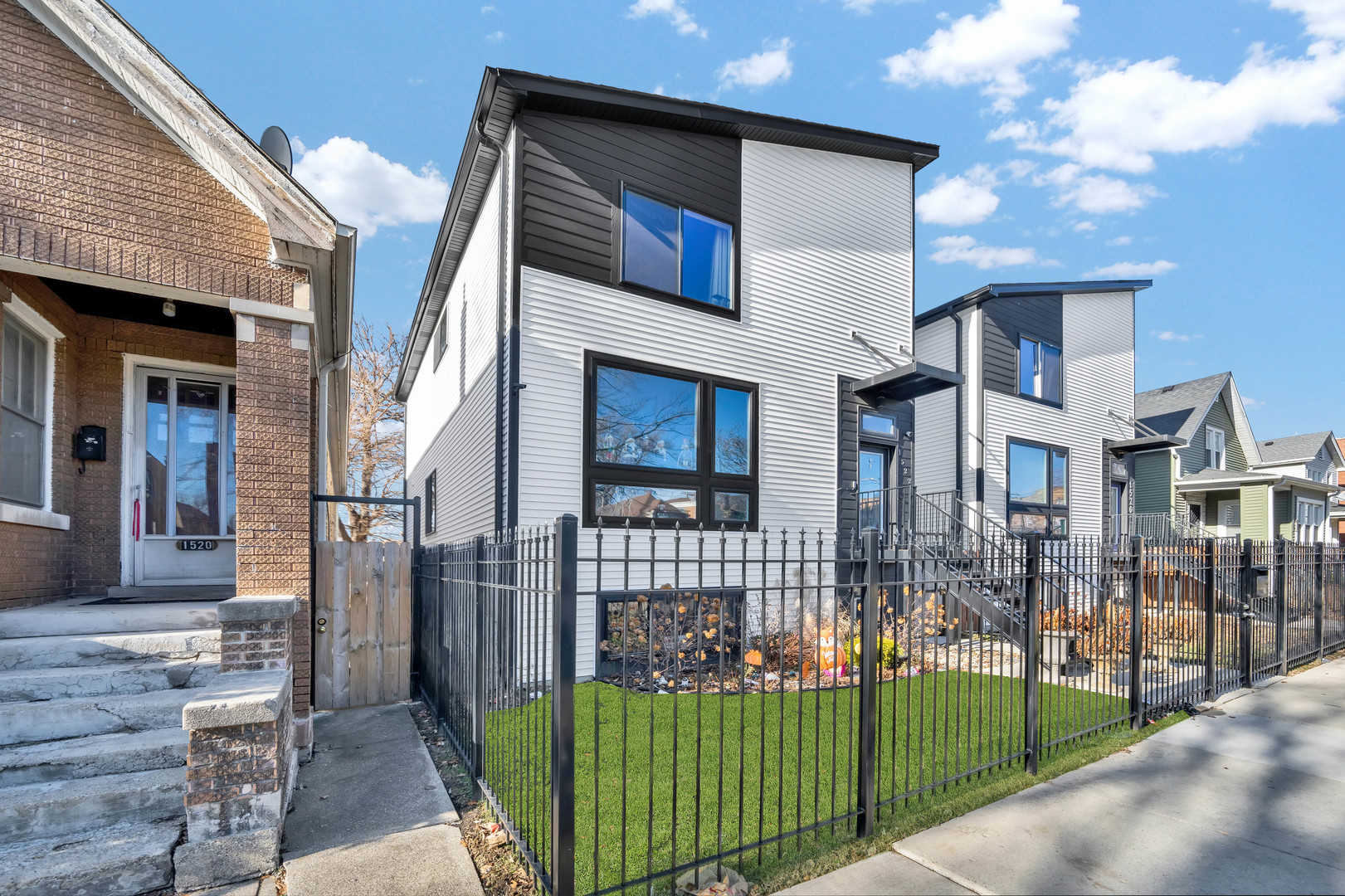 1522 N Leamington Avenue