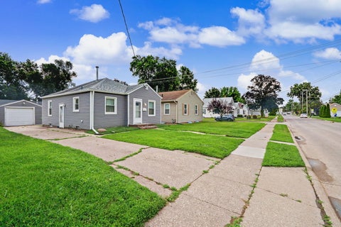 Tiny photo for 1132 53RD Street, Moline, IL 61265 (MLS # 12728357)