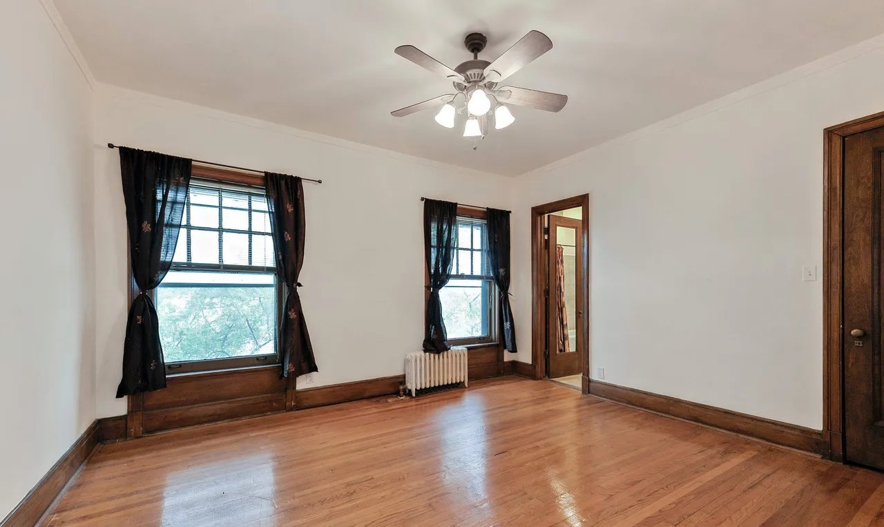 1615 E Hyde Park Boulevard 3