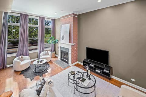 Tiny photo for 2064 Valor Court, Glenview, IL 60026 (MLS # 12741723)