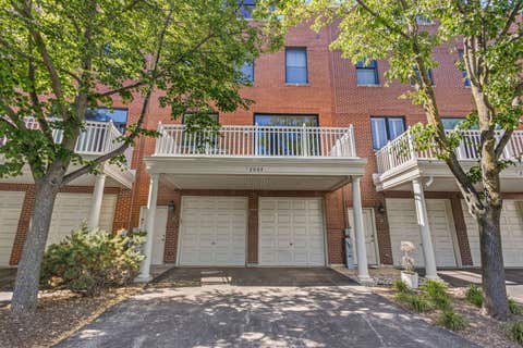 Tiny photo for 2064 Valor Court, Glenview, IL 60026 (MLS # 12741723)