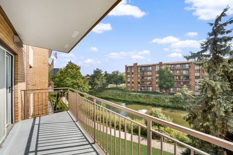 Tiny photo for 601 Lake Hinsdale Drive #301, Willowbrook, IL 60527 (MLS # 12586053)