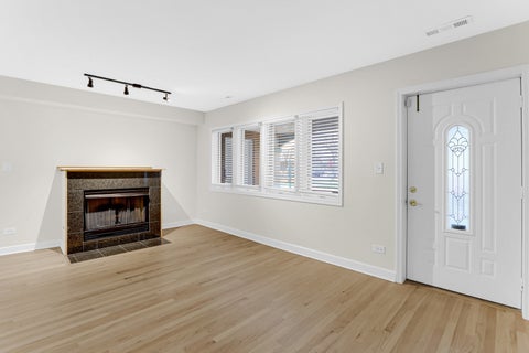 Tiny photo for 601 South Boulevard #E, Oak Park, IL 60302 (MLS # 12768742)