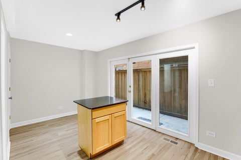 Tiny photo for 601 South Boulevard #E, Oak Park, IL 60302 (MLS # 12768742)
