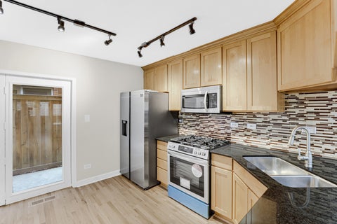 Tiny photo for 601 South Boulevard #E, Oak Park, IL 60302 (MLS # 12768742)