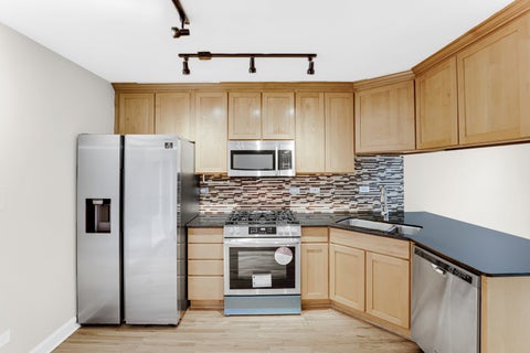 Tiny photo for 601 South Boulevard #E, Oak Park, IL 60302 (MLS # 12768742)