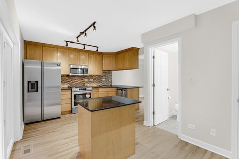 Tiny photo for 601 South Boulevard #E, Oak Park, IL 60302 (MLS # 12768742)