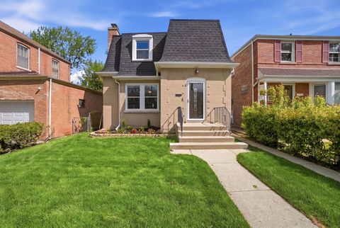 Photo of 2724 W Jerome Street, Chicago, IL 60645 (MLS # 12639910)