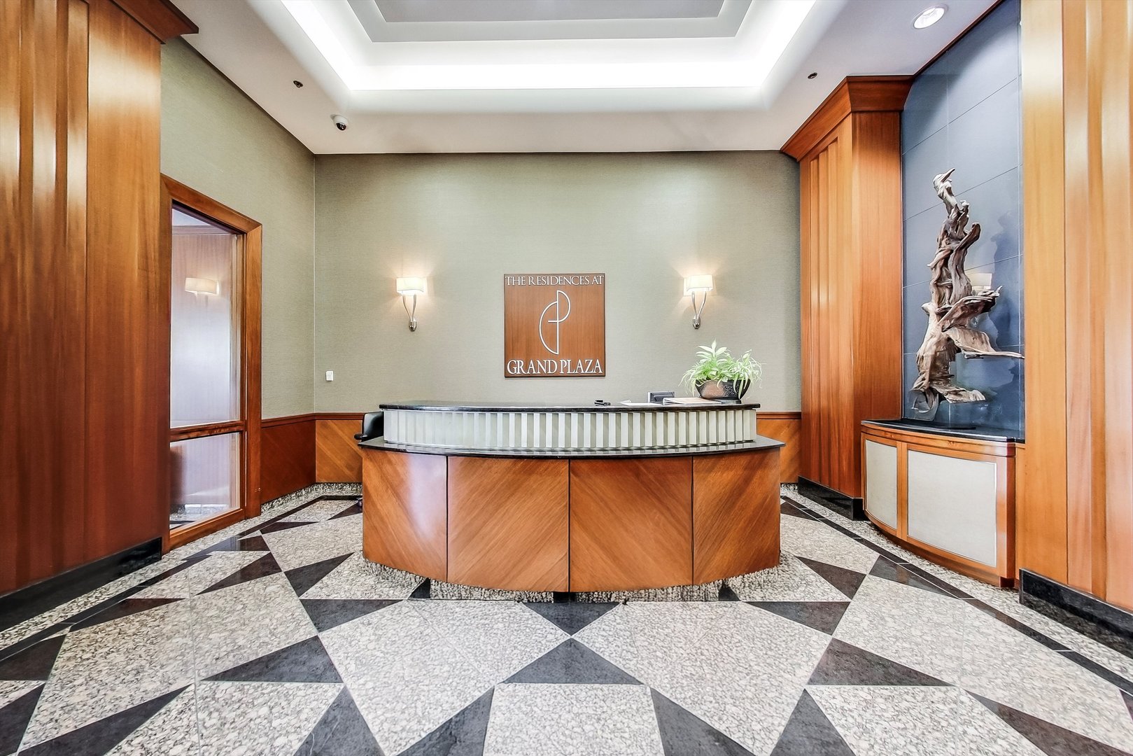 545 N Dearborn Street 1506