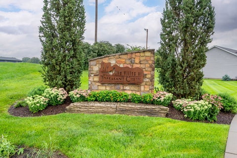 Tiny photo for 2535 Pheasant Creek Circle, Davenport, IA 52807 (MLS # 12731273)