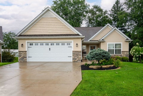 Photo of 2535 Pheasant Creek Circle, Davenport, IA 52807 (MLS # 12731273)