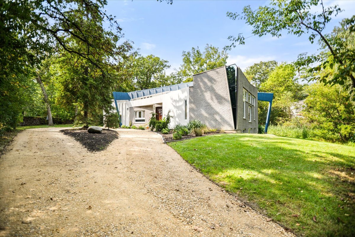 21846 N Hickory Hill Drive