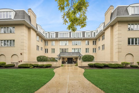 Photo of 75 6TH Avenue #108, La Grange, IL 60525 (MLS # 12771421)