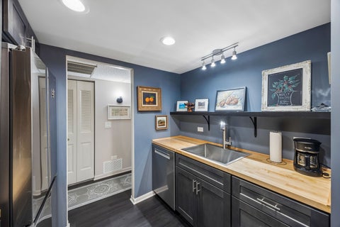 Tiny photo for 75 6TH Avenue #108, La Grange, IL 60525 (MLS # 12771421)