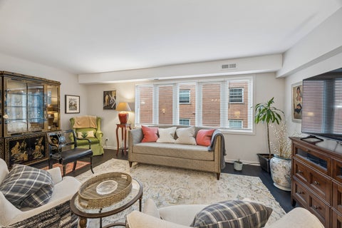 Tiny photo for 75 6TH Avenue #108, La Grange, IL 60525 (MLS # 12771421)
