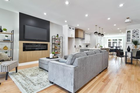 Tiny photo for 4602 N Springfield Avenue, Chicago, IL 60625 (MLS # 12489460)
